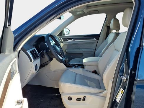 Used 2022 Volkswagen Atlas SE w/ Panoramic Sunroof Package image 9