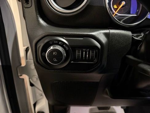 Used 2022 Jeep Gladiator Overland w/ Popular Equipment Package image 33