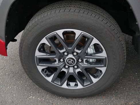 Used 2024 Toyota Tundra Limited w/ Power Package AWD/4WD image 15