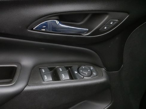 Used 2022 Chevrolet Equinox LT image 17