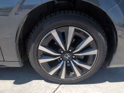 Used 2024 Honda Civic EX-L image 33