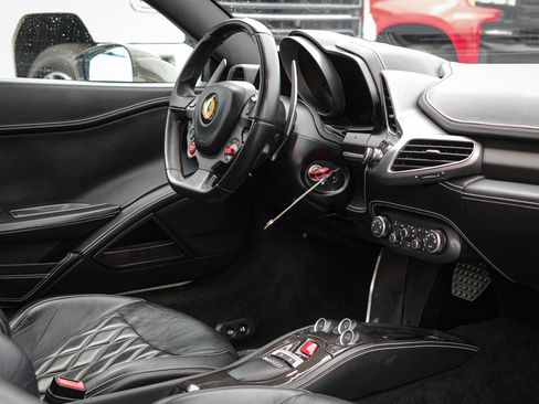 Used 2012 Ferrari 458 Italia Coupe RWD image 37