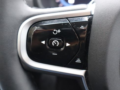 Used 2025 Volvo XC90 B6 Plus image 20