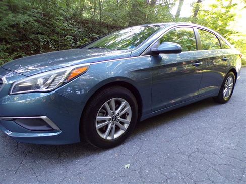 Used 2017 Hyundai Sonata SE FWD image 5