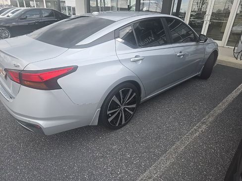 Used 2022 Nissan Altima 2.5 SR image 19
