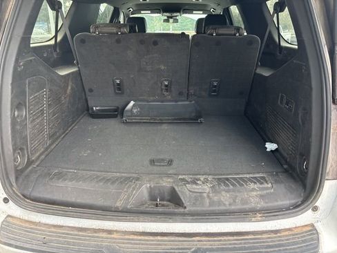 Used 2023 GMC Yukon XL SLT w/ SLT Luxury Package image 29