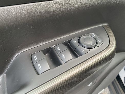 Used 2023 GMC Acadia SLT w/ Elevation Edition image 24