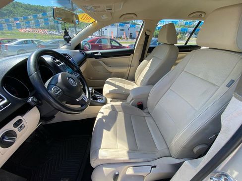 Used 2011 Volkswagen Jetta TDI FWD image 15