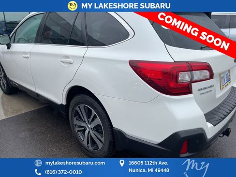 Used 2019 Subaru Outback 2.5i Limited w/ Popular Package #2 image 4