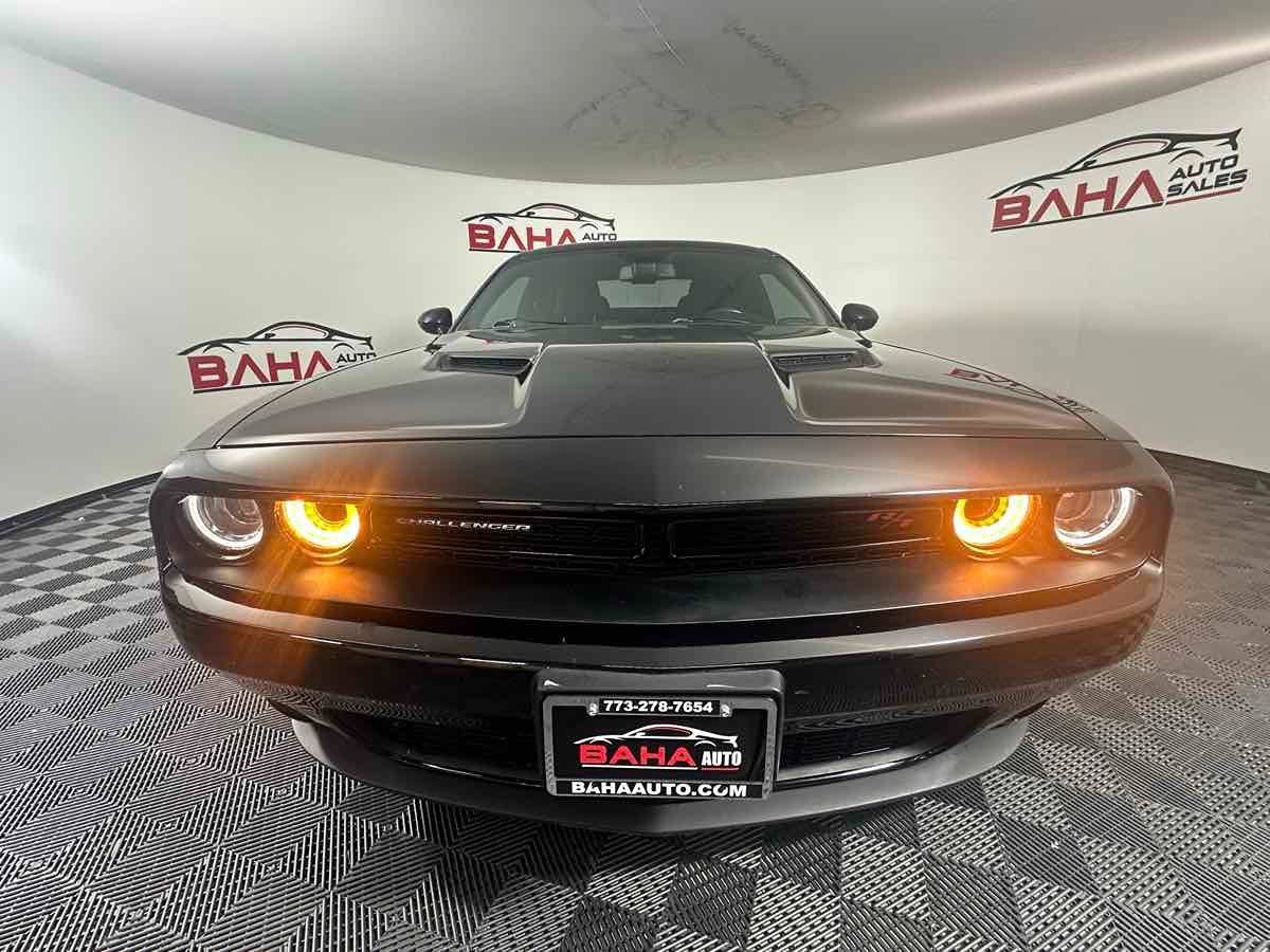 Used 2017 Dodge Challenger R/T RWD image 15
