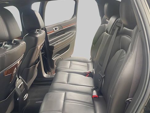 Used 2015 Lincoln MKT AWD image 11