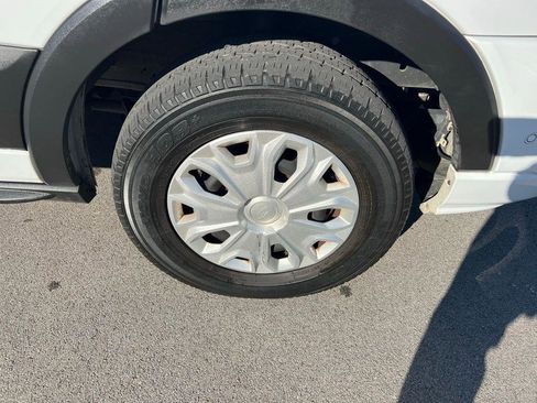 Used 2023 Ford Transit 350 XLT image 12