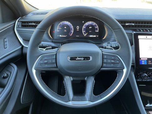 New 2025 Jeep Grand Cherokee L Limited AWD/4WD image 14