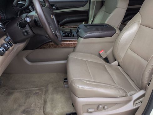 Used 2015 Chevrolet Suburban LTZ image 19