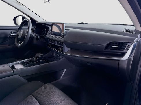 Used 2024 Nissan Rogue SV FWD image 28