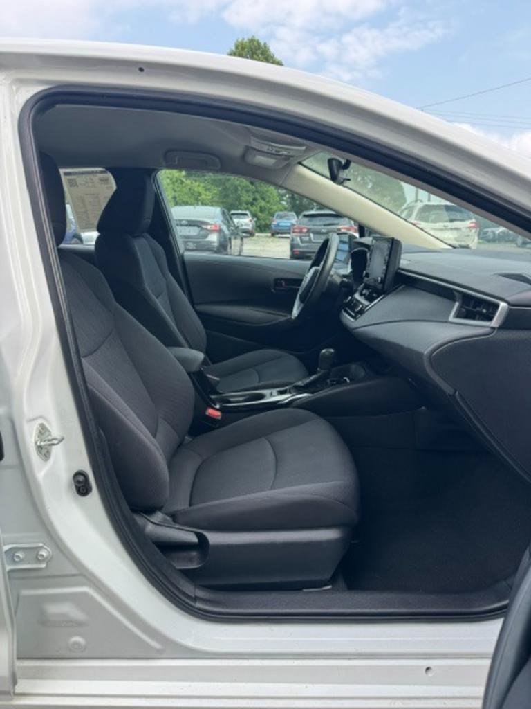 Used 2022 Toyota Corolla LE FWD image 11