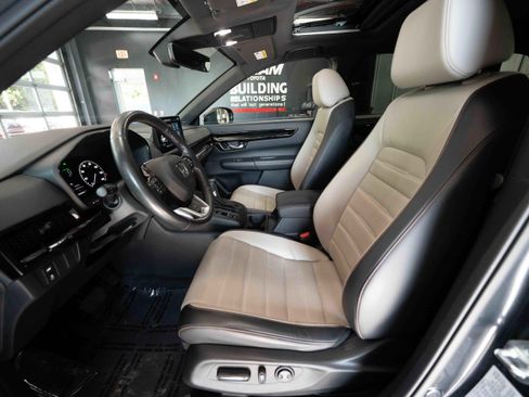 Used 2023 Honda CR-V Sport Touring image 9