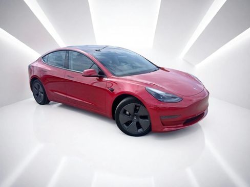 Used 2023 Tesla Model 3 Standard Range RWD image 2