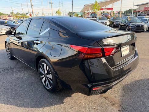 Used 2019 Nissan Altima 2.5 SV FWD image 3