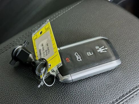 Used 2023 Maserati Grecale GT image 21