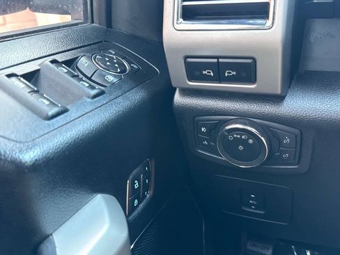 Used 2016 Ford F150 Lariat AWD/4WD image 24