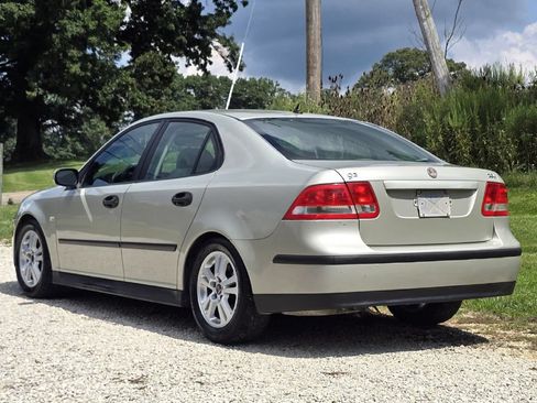 Used 2005 Saab 9-3 Linear FWD image 4