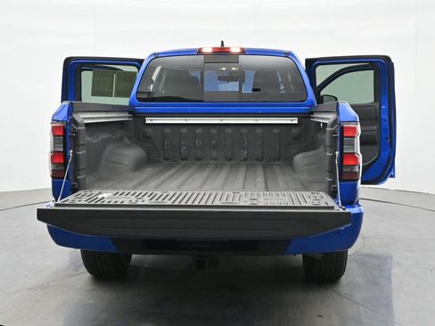 Used 2025 Nissan Frontier SV w/ SV Convenience Package RWD image 37