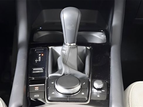 New 2025 MAZDA MAZDA3 2.5 Turbo Sedan w/Premium Plus image 40