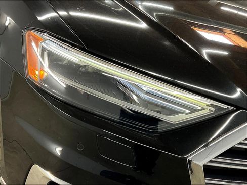 Used 2021 Audi A8 L 3.0T w/ Executive Plus Package image 28