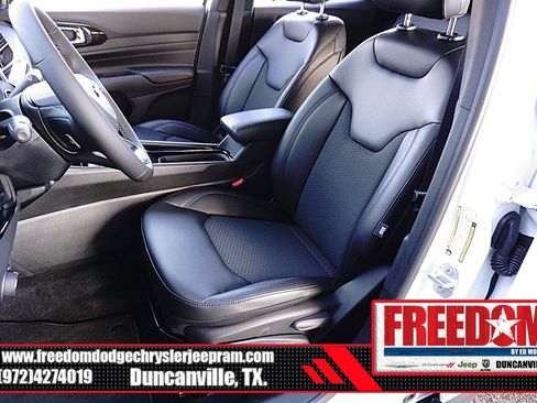 New 2026 Jeep Compass Latitude image 13