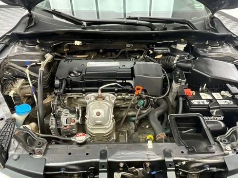 Used 2015 Honda Accord LX image 29