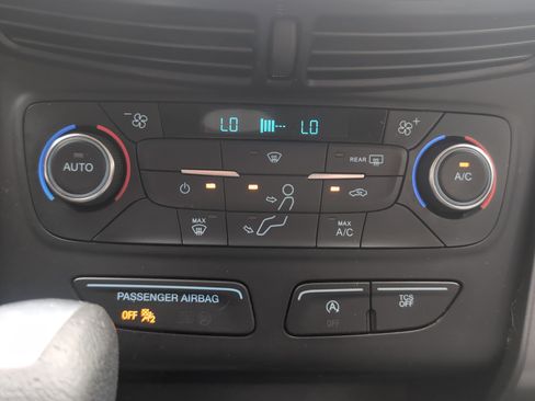 Used 2017 Ford Escape SE image 30