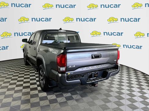 Used 2016 Toyota Tacoma TRD Sport w/ Premium & Technology Package AWD/4WD image 5