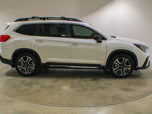 Used 2024 Subaru Ascent Touring AWD/4WD image 7