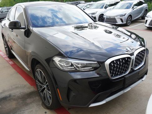 Used 2025 BMW X4 xDrive30i w/ Premium Package image 2