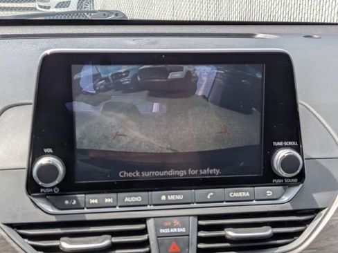 Used 2025 Nissan Altima 2.5 SV FWD image 29