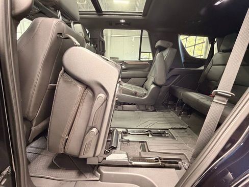 Used 2023 Chevrolet Tahoe High Country AWD/4WD image 21