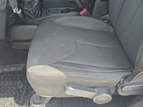Used 2018 Jeep Wrangler Unlimited Sport AWD/4WD image 27