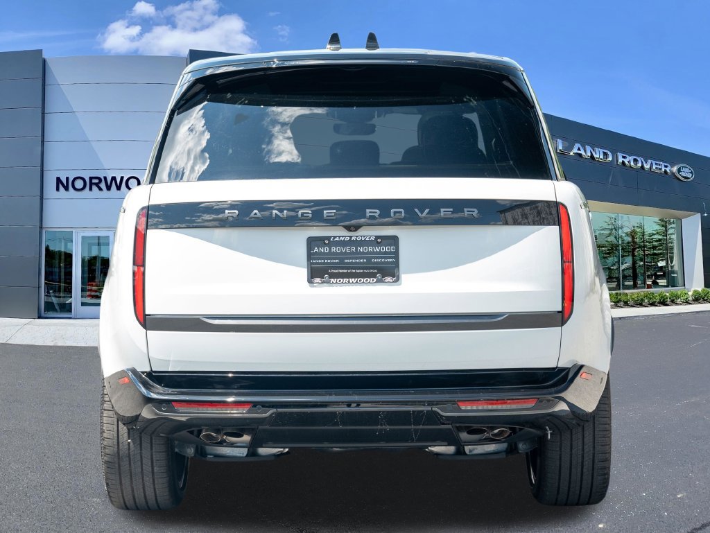 New 2026 Land Rover Range Rover Long Wheelbase SE AWD/4WD image 5