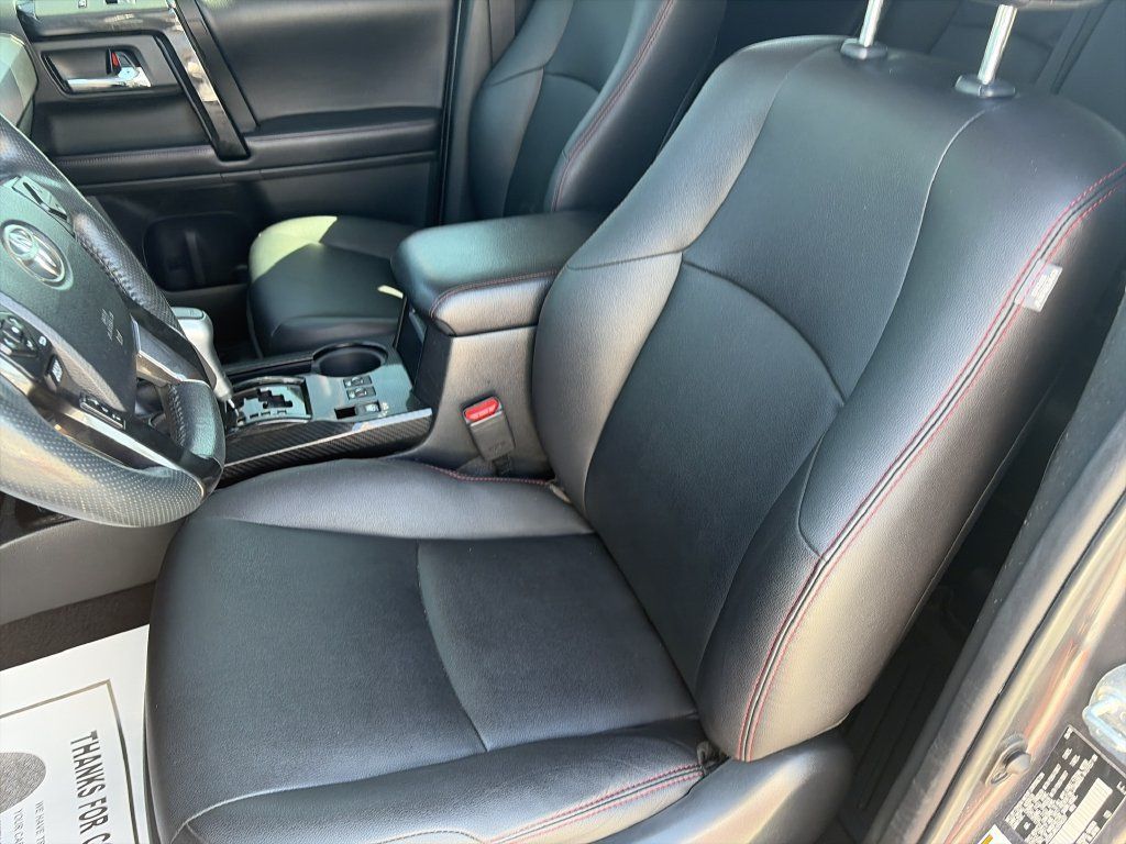 Used 2018 Toyota 4Runner TRD Off-Road Premium AWD/4WD image 15
