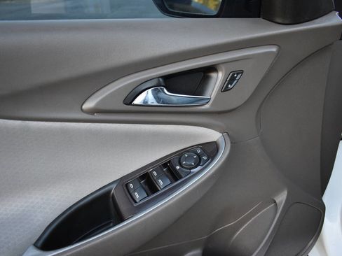 Used 2020 Chevrolet Malibu LS image 15