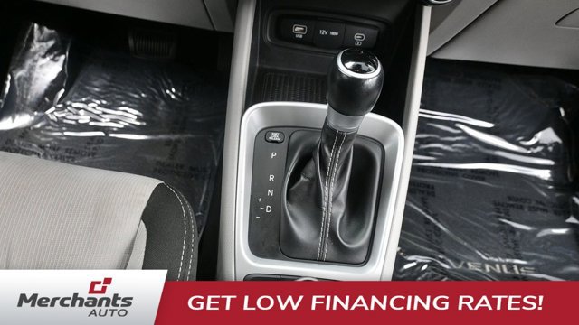 Used 2023 Hyundai Venue SEL FWD image 23