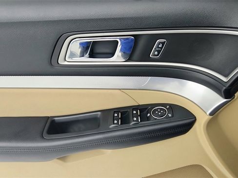 Used 2017 Ford Explorer XLT w/ Equipment Group 202A image 25