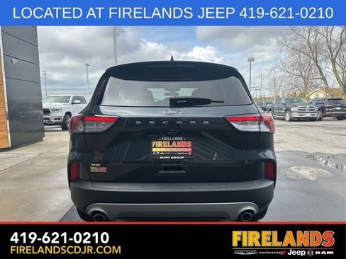 Used 2022 Ford Escape SE image 8