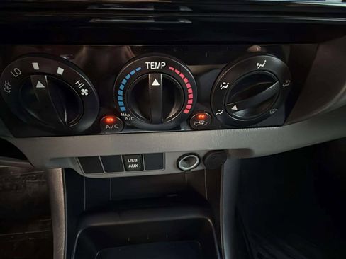 Used 2015 Toyota Tacoma PreRunner image 36