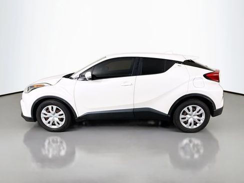 Used 2019 Toyota C-HR LE FWD image 4