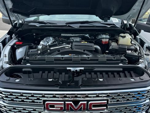 Used 2022 GMC Sierra 2500 Denali w/ Denali Ultimate Package image 24