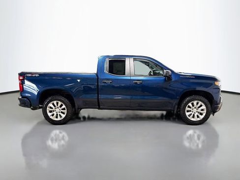 Used 2019 Chevrolet Silverado 1500 Custom w/ Custom Convenience Package AWD/4WD image 6