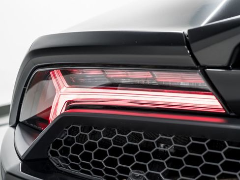 Used 2022 Lamborghini Huracan EVO RWD image 53