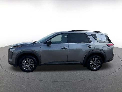 Used 2026 Nissan Pathfinder SV FWD image 9